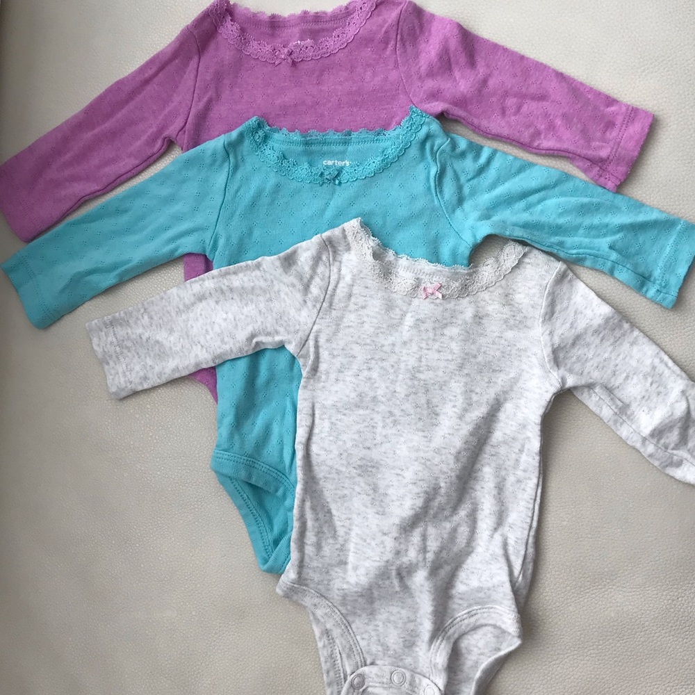 ❌Sold❌🧸 3 Carter’s baby long sleeve bodysuits 🧸🍼